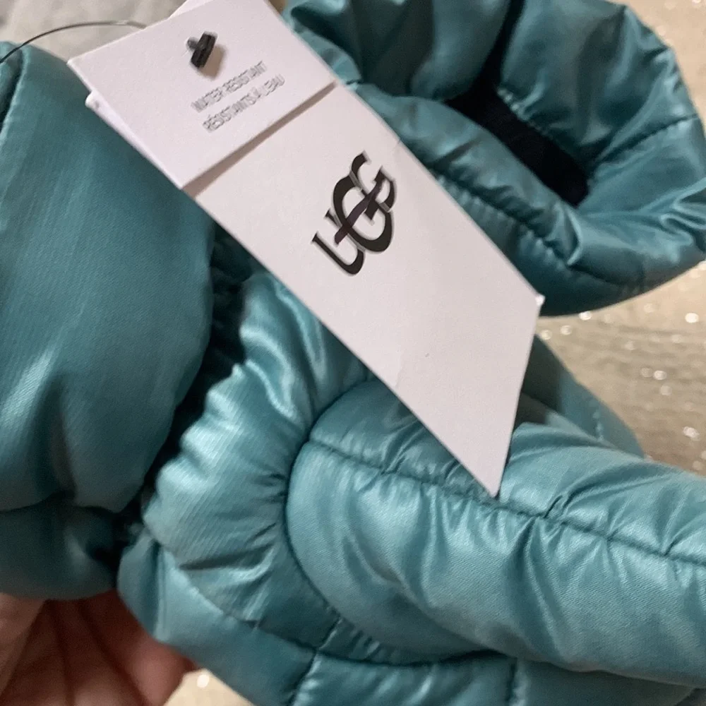 UGG Puff yea gloves new with tags green s/ m